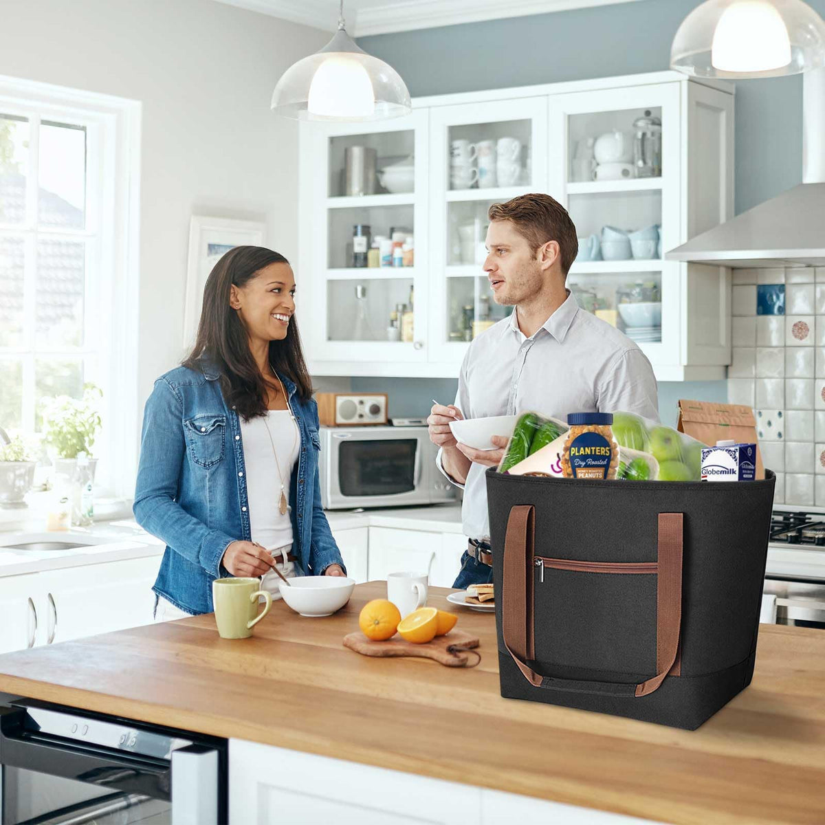 LHZK Jumbo insulated cooler bag beach picnic keeps drinks cool on outdoor days.