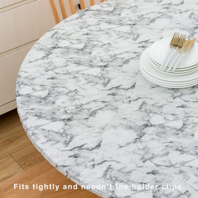 LIBERECOO table cover creates a tidy, welcoming dining space.