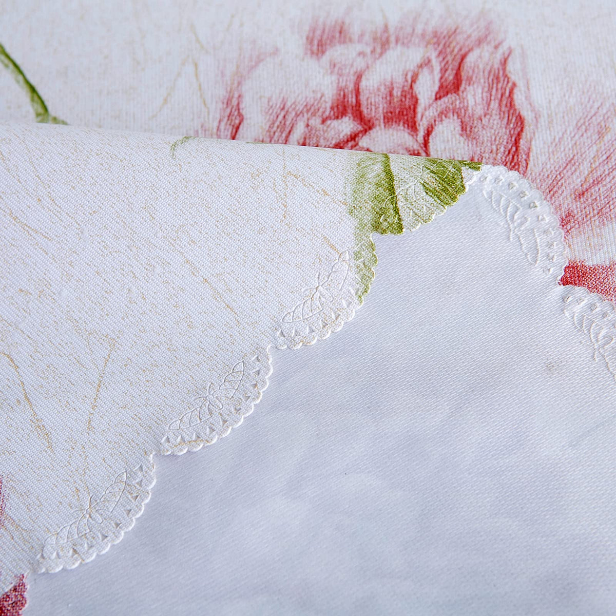 LIBERECOO weighted hem provides graceful drape on rectangular tables.