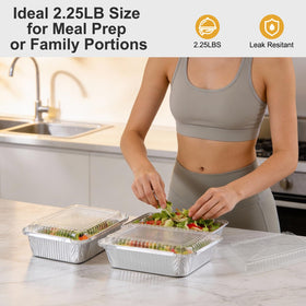 Leak-resistant lid fits snugly on Lideropa pans to prevent spills