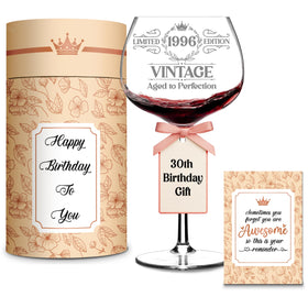 LIERIE8888 Vintage 1995 wine glass front view highlighting timeless engraving and clarity.