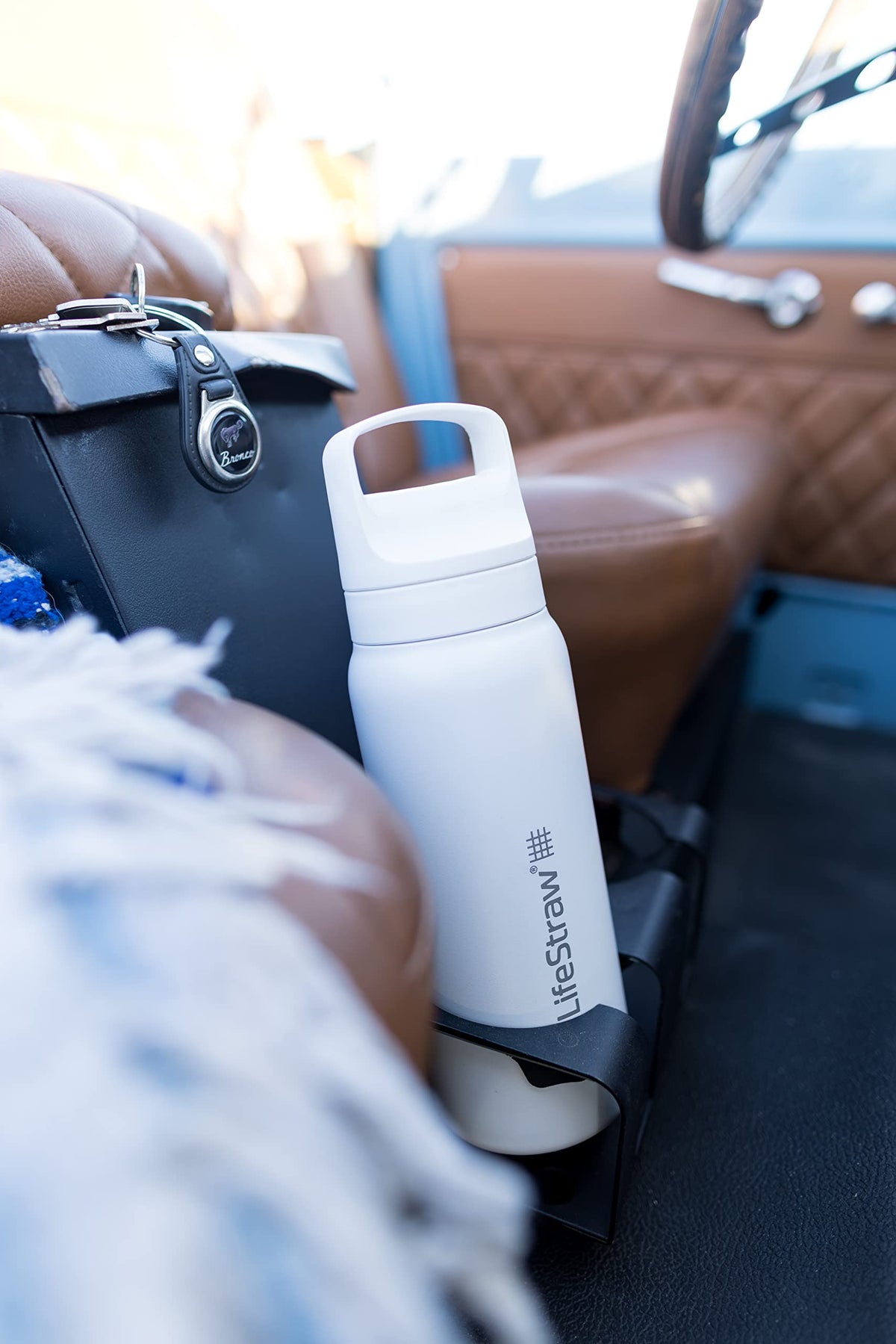 LifeStraw Go Series carbon filter improves taste by reducing chlorine and odors.