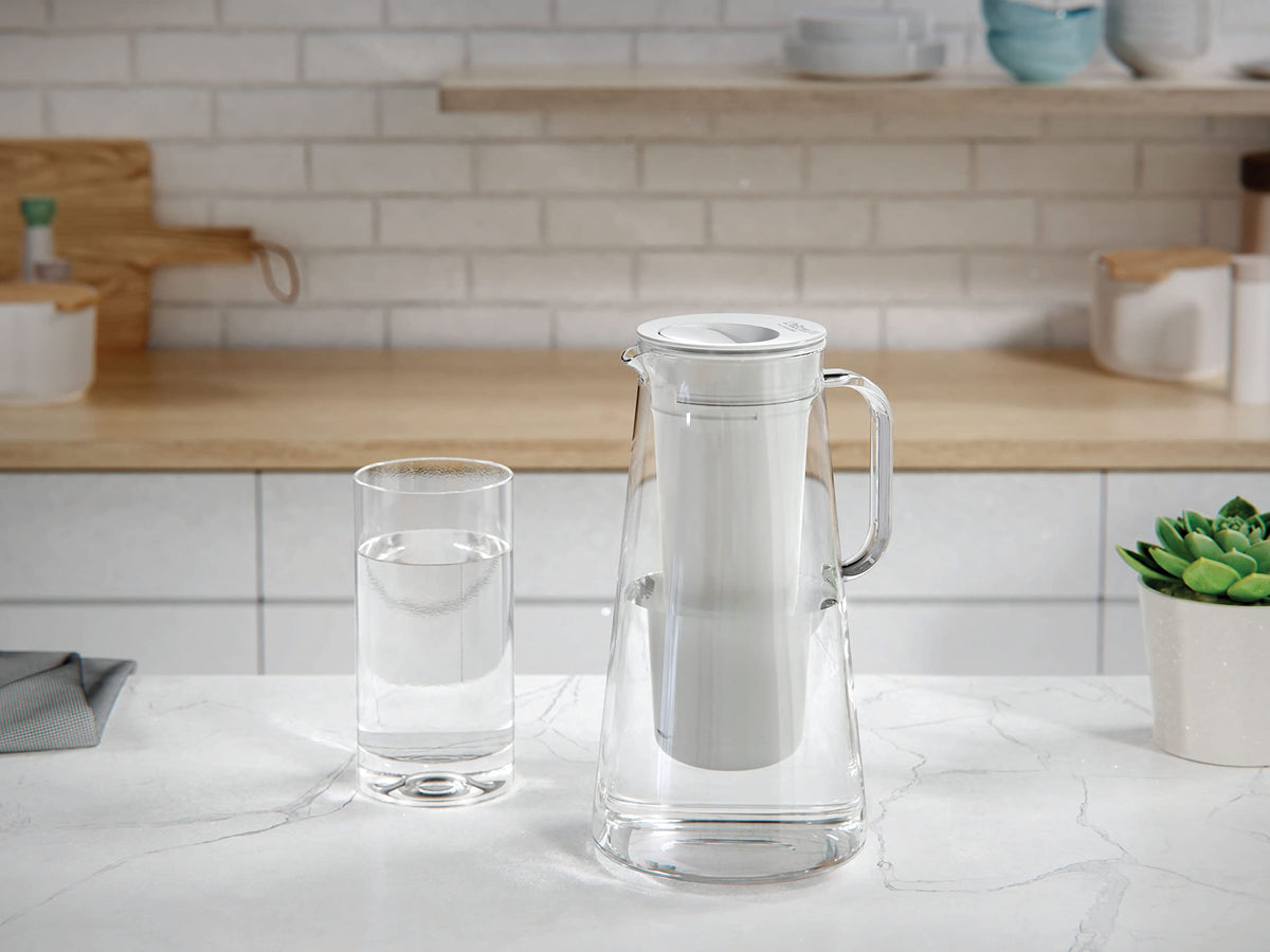 LifeStraw Home pitcher pouring spout, smooth pouring for everyday use.
