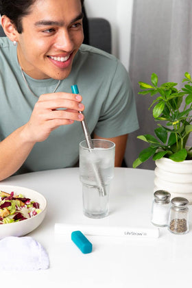 LifeStraw Sip premium leak-proof carry case protects the straw during travel.
