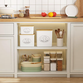 Lifewit smooth-surface bin is easy to clean in the kitchen.