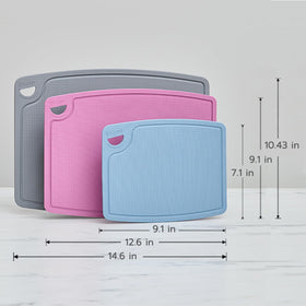 Liflicon color-coded silicone cutting board set highlights clear labeling.