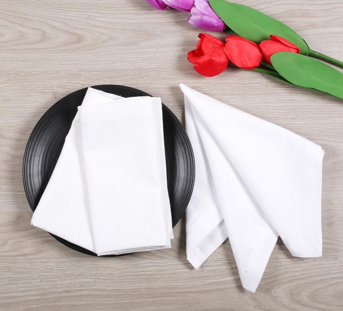 Lightnpro napkins soft cotton texture shows luxurious handfeel.