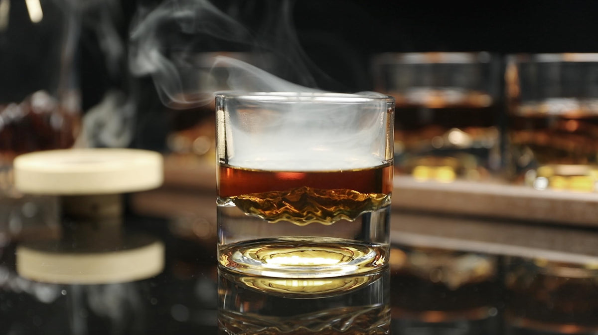 LIITON American Peaks ideal for cocktails and chilled whiskey enjoyment.