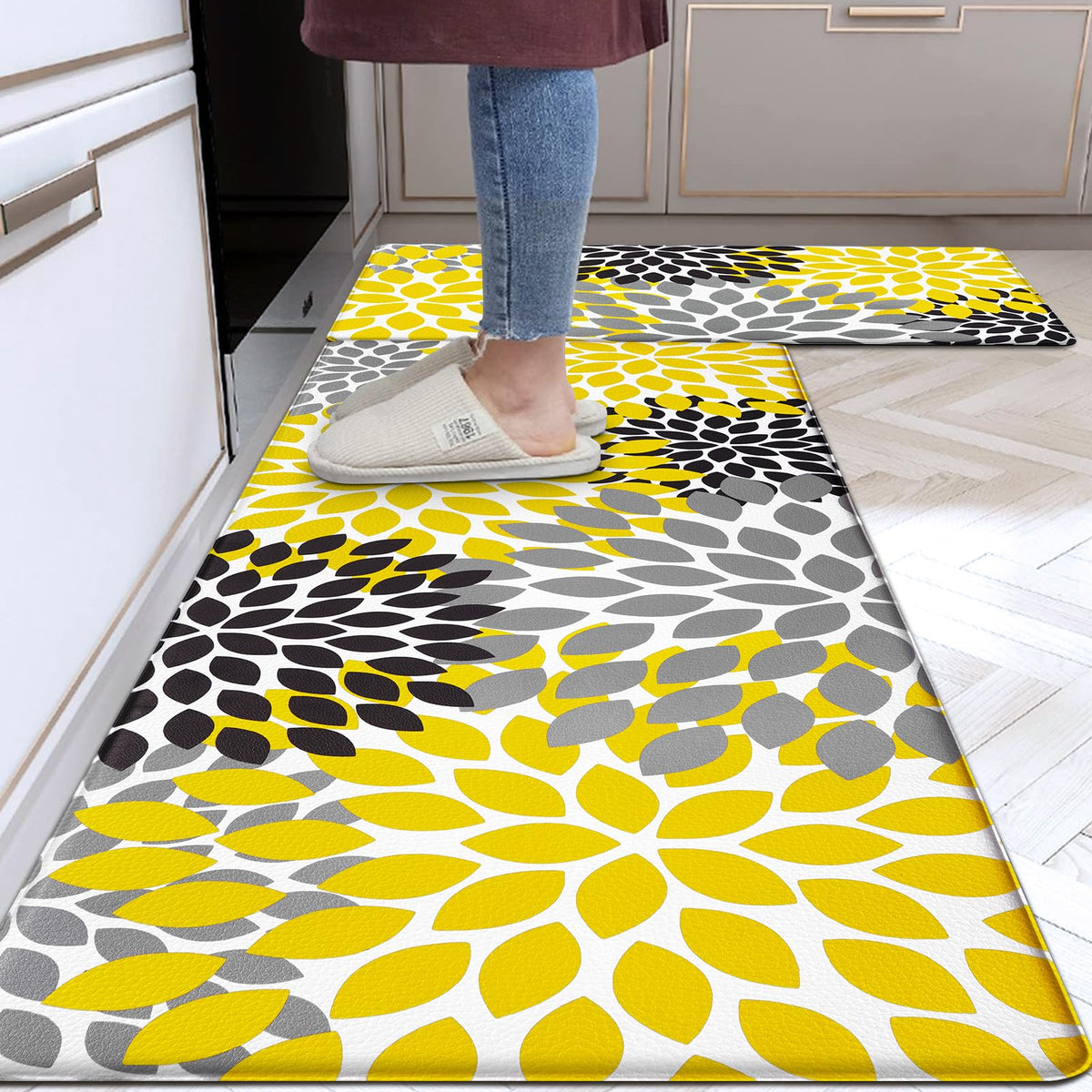 Likiyol kitchen mats, 18x30, anti-fatigue foam for comfortable standing at the sink.