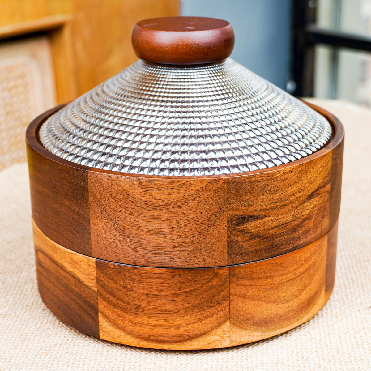 Lilacooqinn wooden snack box close-up of wooden knob for easy opening