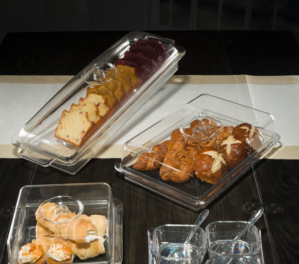 Lillian Tablesettings six-tray set arranges desserts neatly for events.