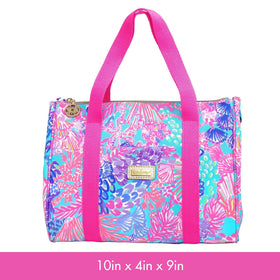 Lilly Pulitzer lunch bag exterior pocket holds utensils and keys securely.