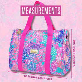 Lilly Pulitzer lunch bag flat base keeps it upright on surfaces.