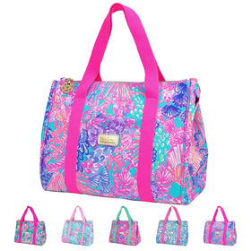 Lilly Pulitzer lunch bag in pink-blue Splendor Sand keeps meals stylish and organized.