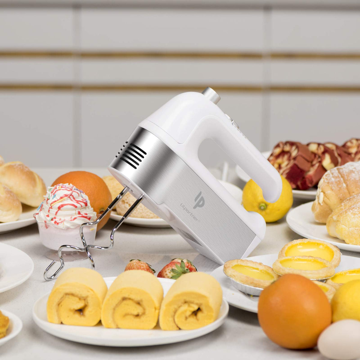LILPARTNER storage base keeps attachments neatly organized in your kitchen.