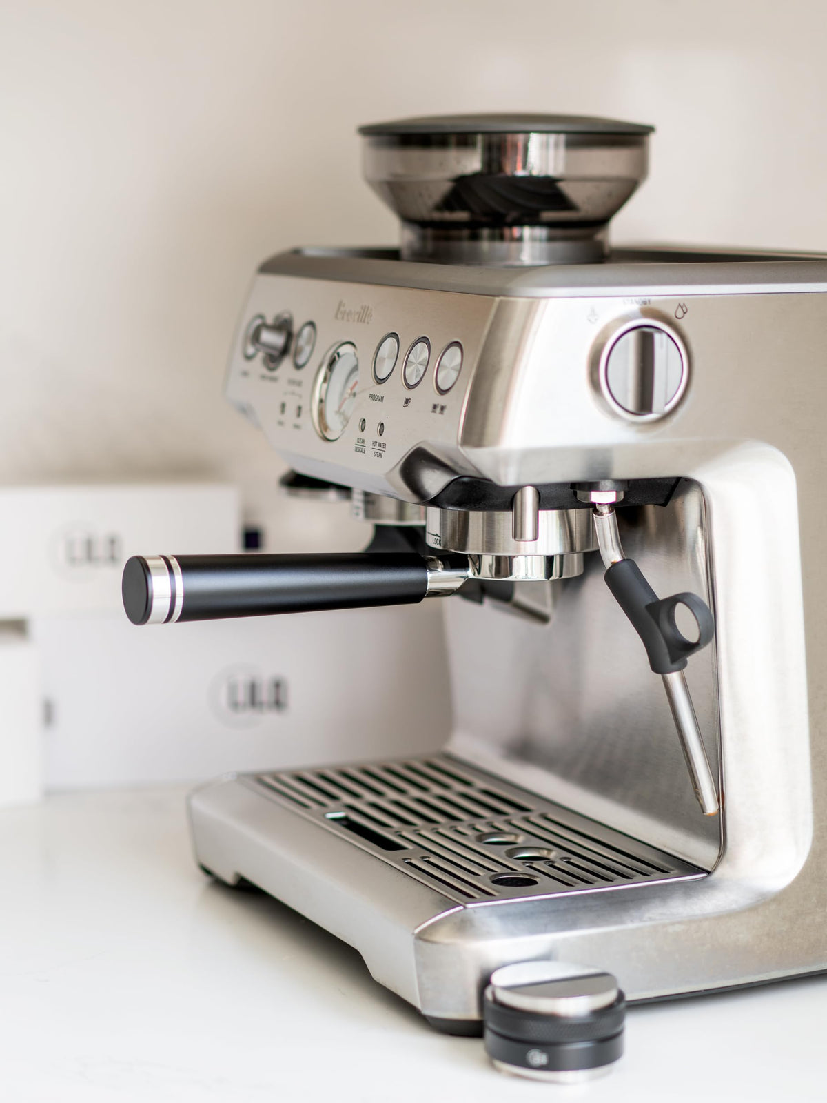 LILQ 54mm compatibility with Breville 54mm machines for easy swaps.