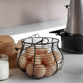 LINCOUNTRY Durable wire construction for daily use in coop or kitchen.