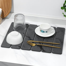Linidcoud kit includes large and small mats with tools
