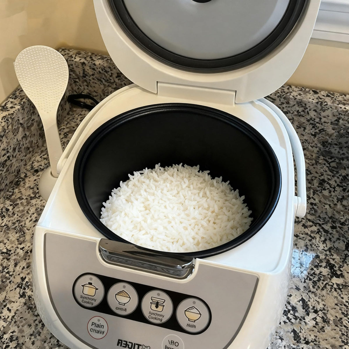 Linkidea inner pot in use for rice and grain dishes.
