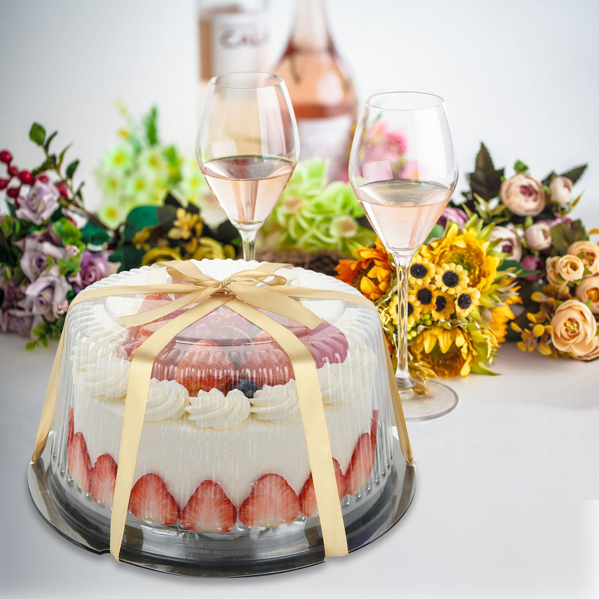 LISHINE cake carrier shown with ribbon to prevent lid loosening during carrying.