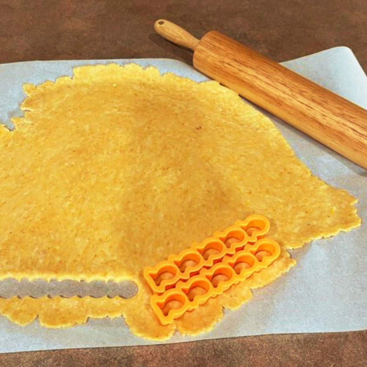 Littledeerco cracker cutter is dishwasher-safe for easy cleanup after baking.