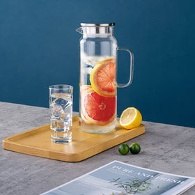 Liuruiyu borosilicate glass carafe resists temperature changes and scratches.