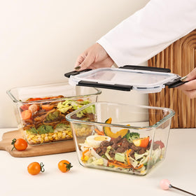 Liuruiyu oven-safe glass containers for baking and easy transfer.
