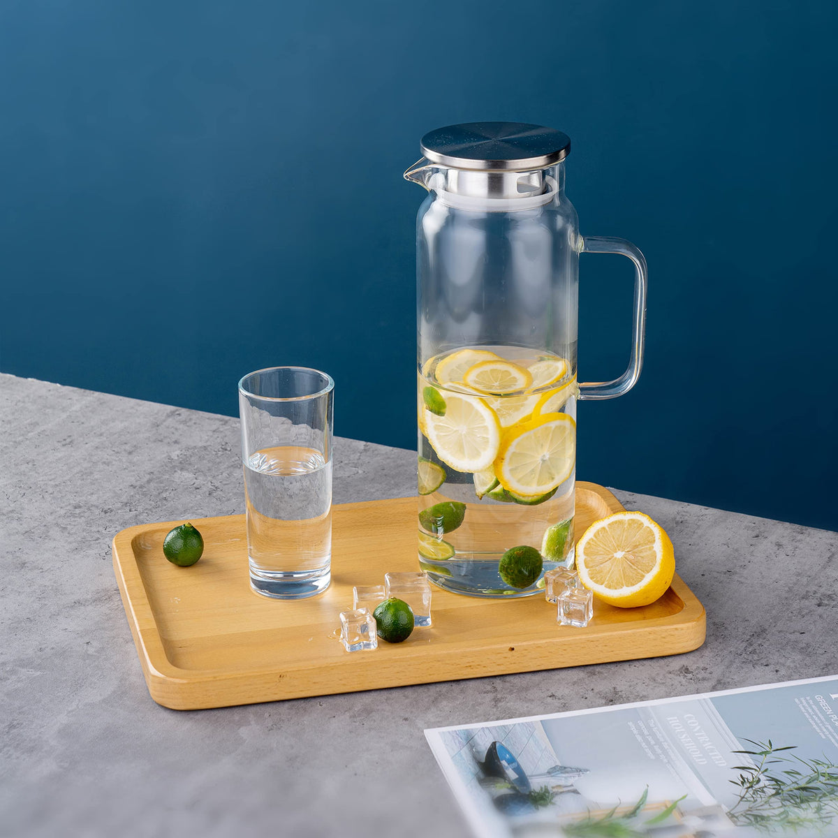Liuruiyu versatile pitcher supports iced tea, juice, sangria, and more.