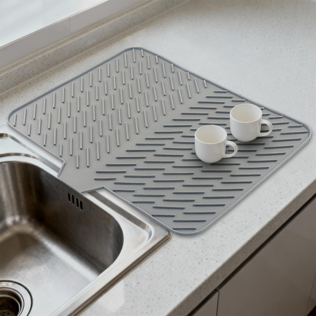 LKYLIVE multi-use mat doubles as bathroom shelf or sponge holder.