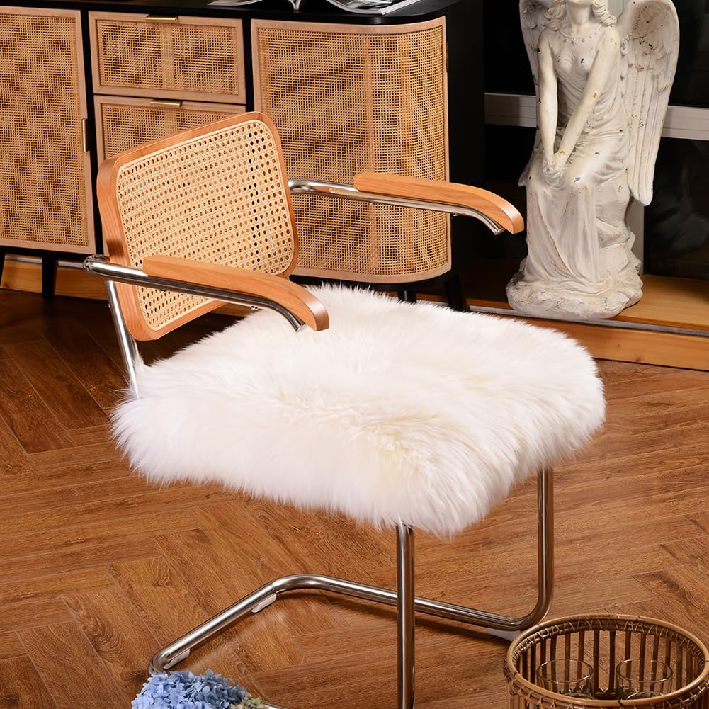 LLB cushion fur texture close-up shows premium softness and warmth.