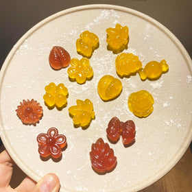 LLchunyun chocolate mold daisy shape perfect for gifts.