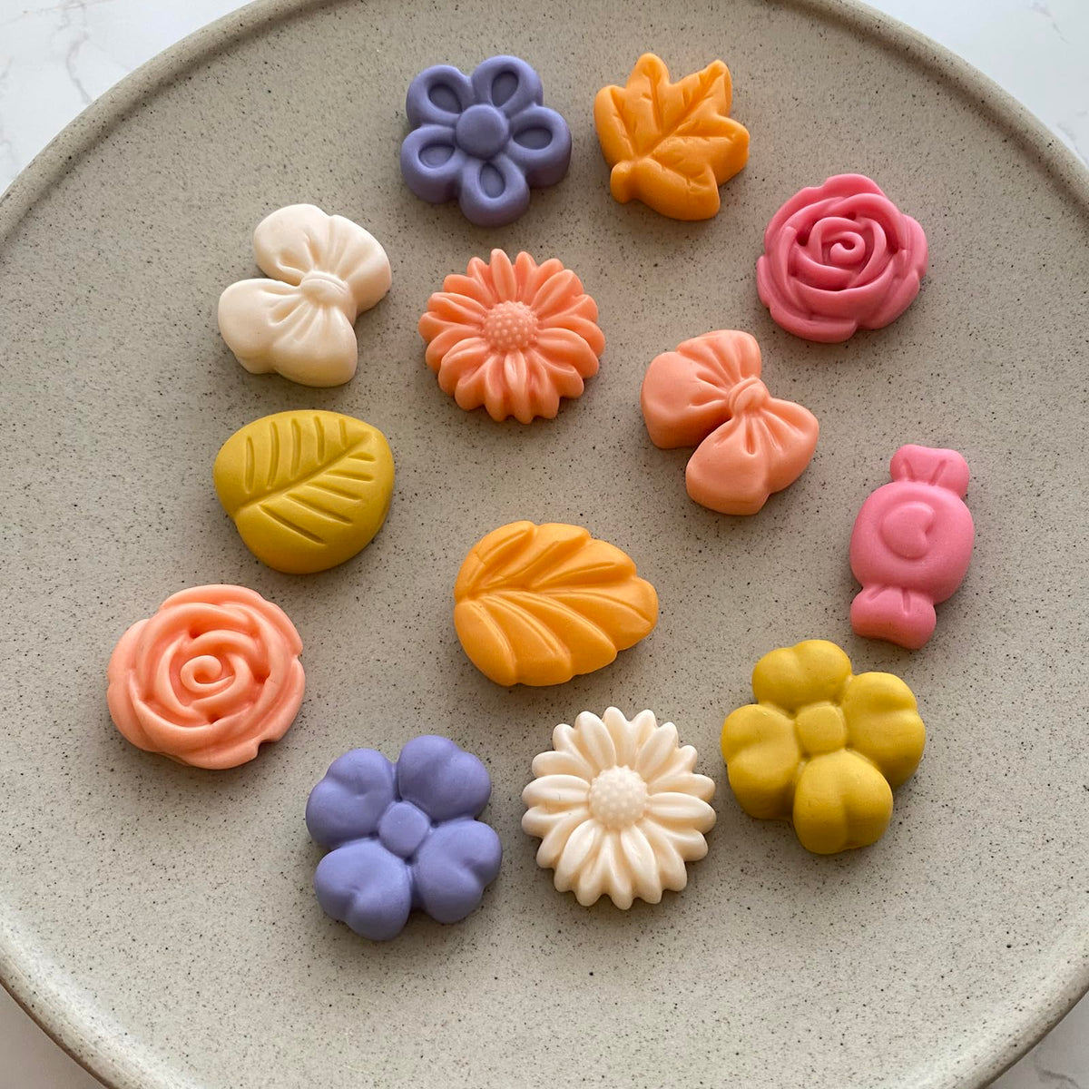 LLchunyun jello-mold ideal for molded desserts and snacks.