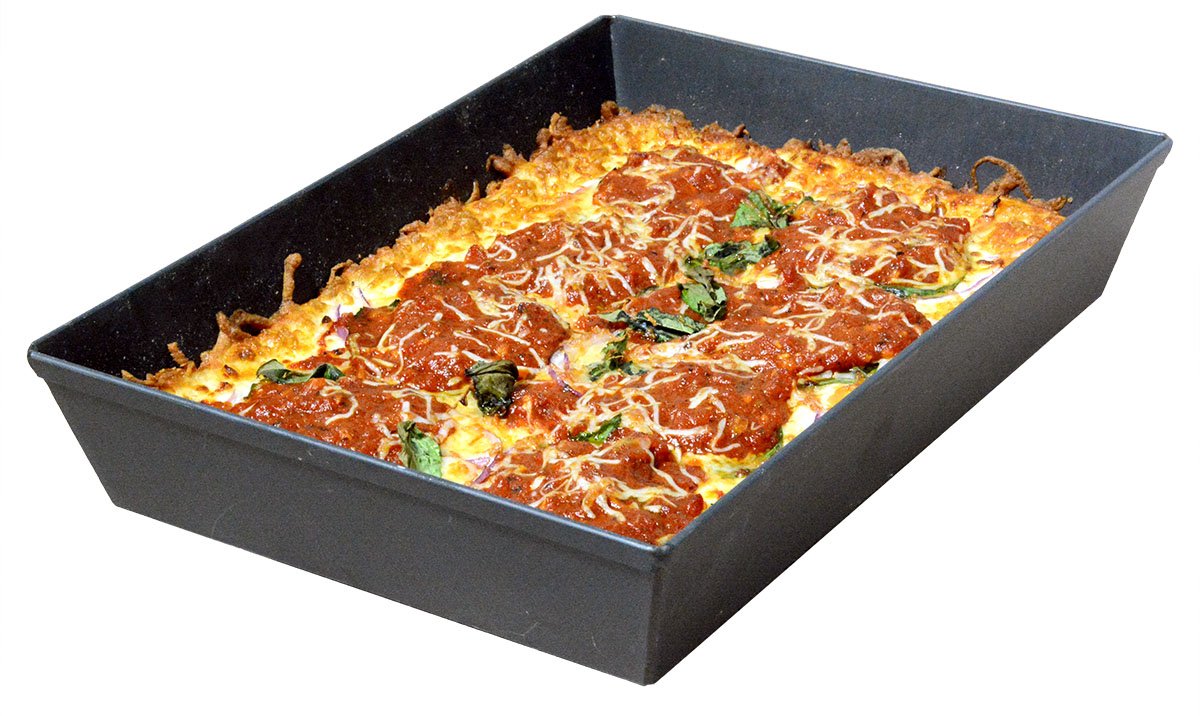 Lloyd Pans PSTK-coated interior resists sticking during high-heat baking.
