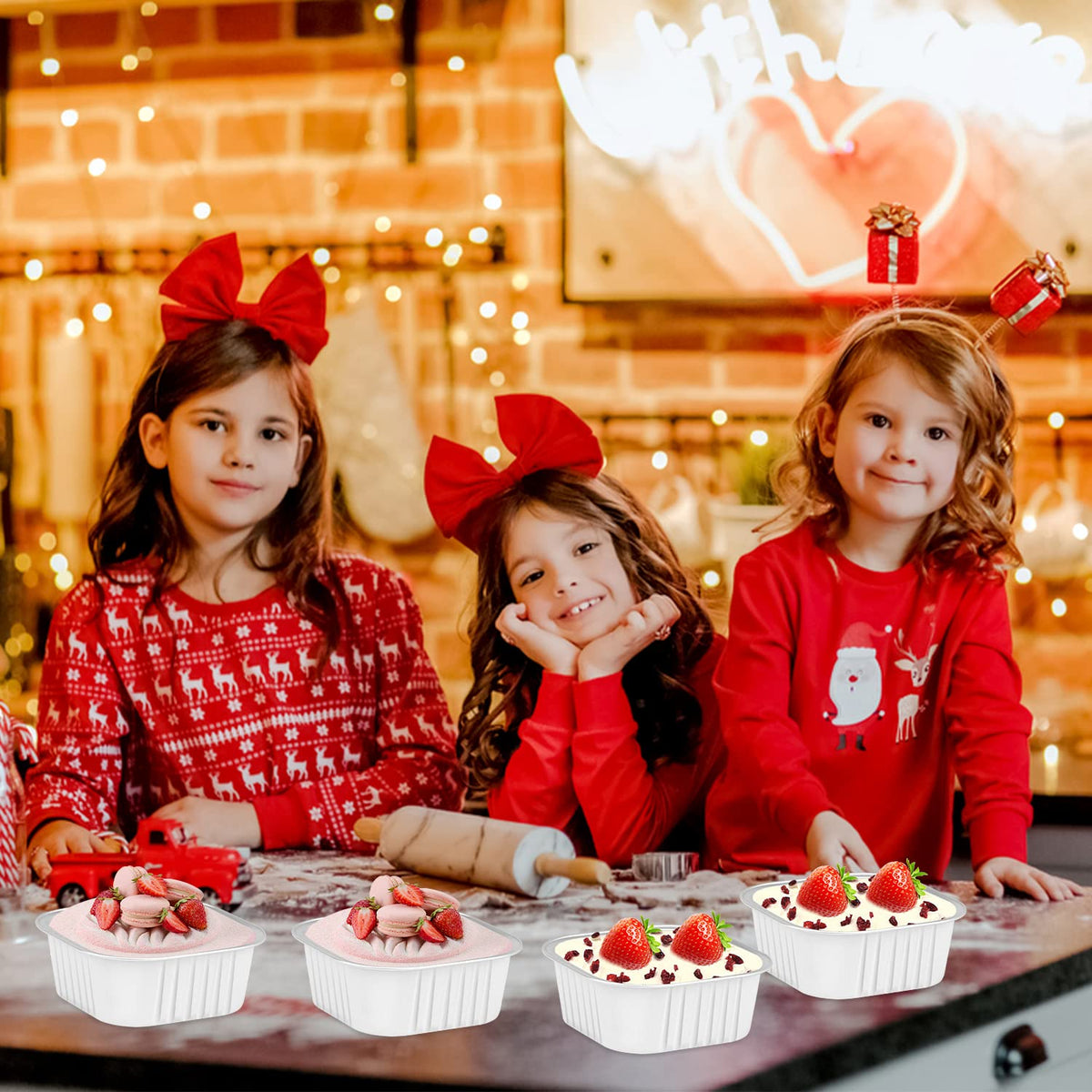 LNYZQUS metallic white bakeware design adds a festive touch to any kitchen