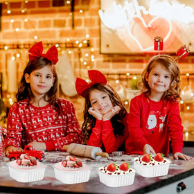LNYZQUS metallic white bakeware design adds a festive touch to any kitchen