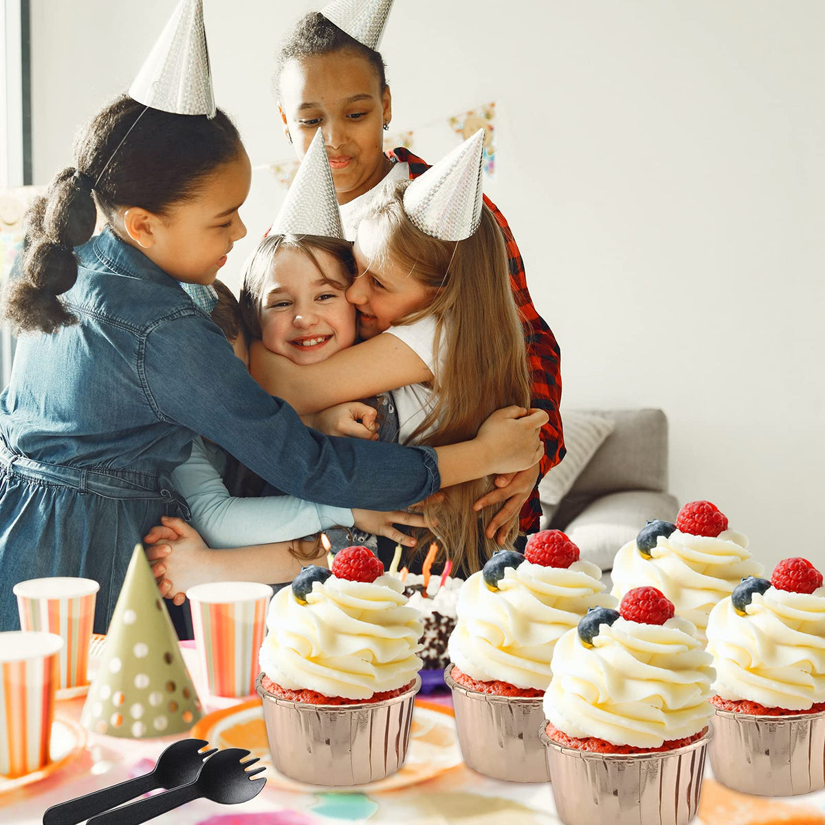 LNYZQUS oven-safe cups withstand baking temperatures without collapsing.