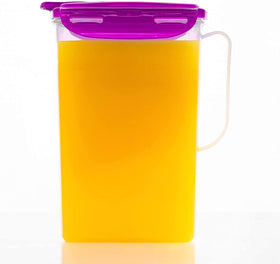 LocknLock Aqua pitcher pour demonstrates controlled pouring and spill prevention.