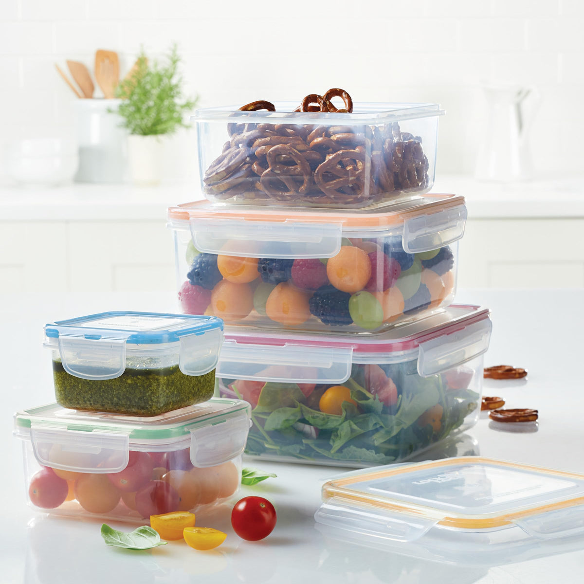 LocknLock BPA-free labeling communicates healthy storage.