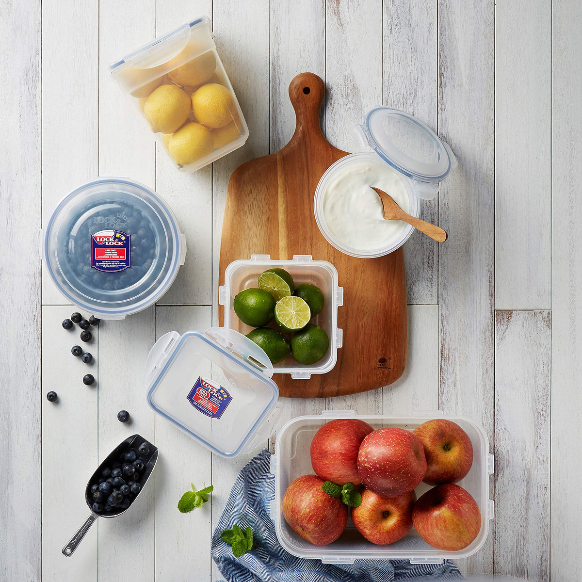 LocknLock Easy Essentials dishwasher-safe containers for quick cleanup after meals.