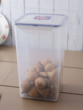 Lock & Lock fits refrigerator and freezer storage for versatile organization.
