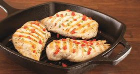 Lodge cast iron heat retention keeps steady temperatures for versatile dishes.