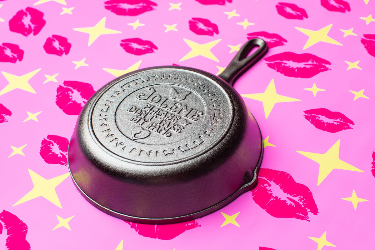Signature teardrop handle offers a comfortable grip during cooking