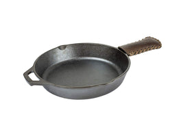 Lodge Nokona leather hot handle holder shows USA craftsmanship and durable, reusable heat protection.