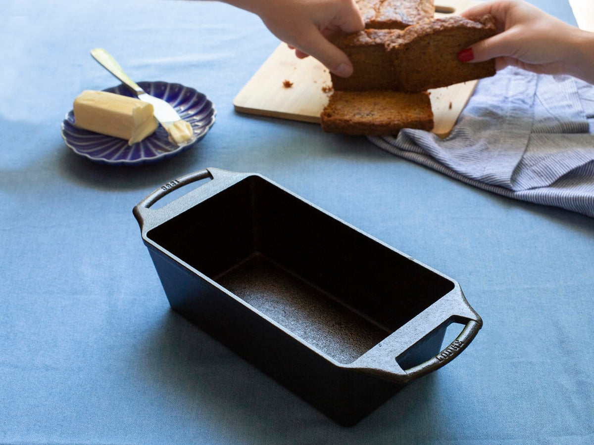 Lodge Seasoned Cast Iron Loaf Pan banana bread bake scene highlights durable heat retention