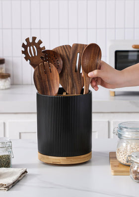 LoeJan large-capacity ceramic crock stores 20–25 utensils
