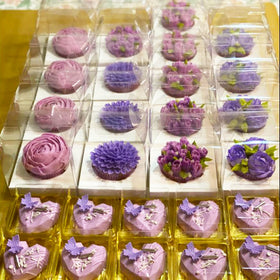 LOKQING clear gift box highlights baked goods while ensuring stable transport.