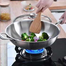 LOLYKITCH brushed uncoated interior preserves natural flavors and durability.