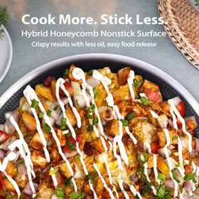 LOLYKITCH double-sided honeycomb surface close-up for easy food release.