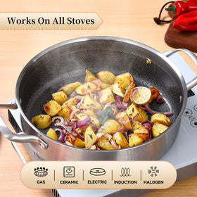 LOLYKITCH honeycomb ceramic interior provides smooth food release and searing performance.