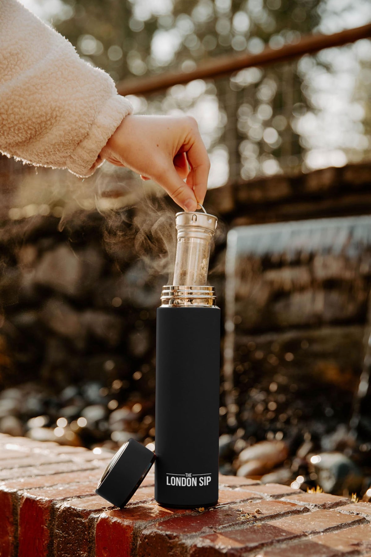 The London Sip dual-wall stainless steel keeps beverages hot or cold longer.